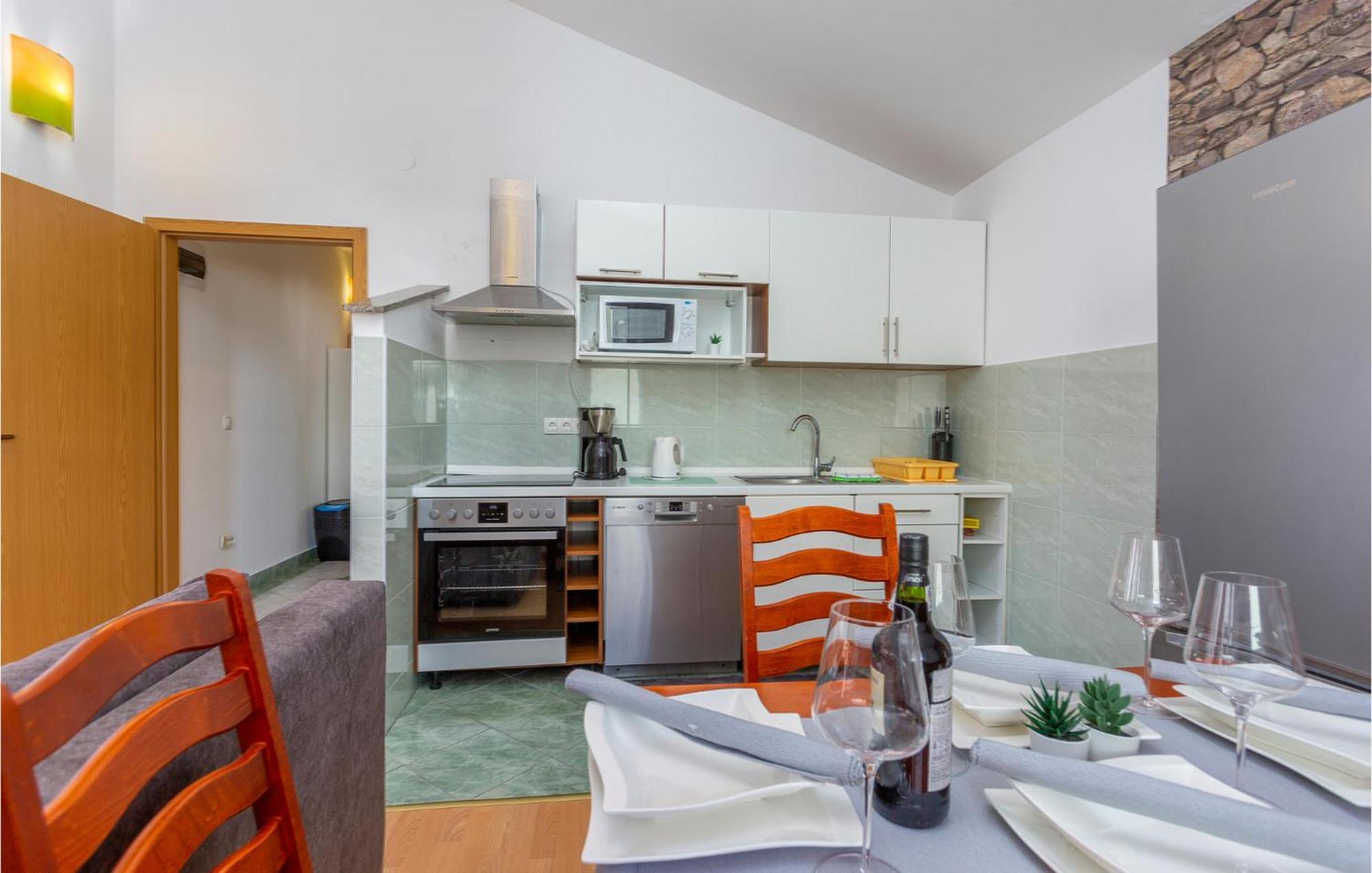 Beautiful Apartment In Krk With Kitchen Крк Екстер'єр фото